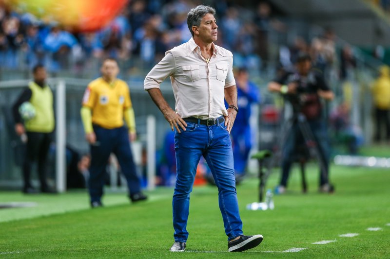 Renato Gaúcho pede apoio ao torcedor gremista contra o River