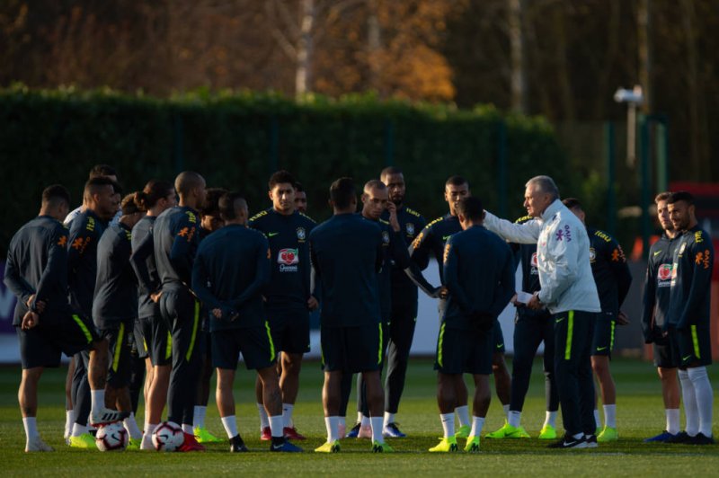 Tite espelha Uruguai e mantém mistério na escalação