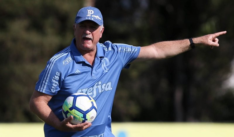 Palmeiras encara o rebaixado Paraná