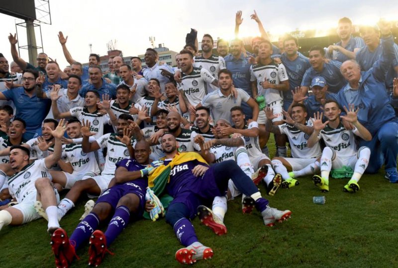 Título tem Lima recordista, Deyverson herói e premia três tetras
