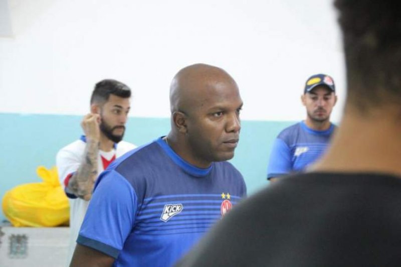 Penapolense anuncia Thiago Oliveira como técnico