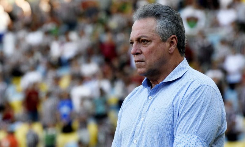Santos “avança um pouco” por Abel Braga