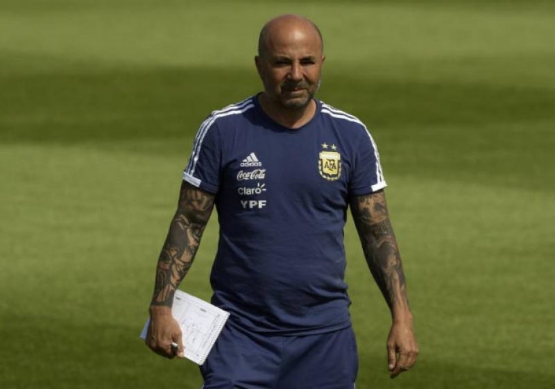 Santos anuncia “sim” de Sampaoli e fala em reunião para assinar