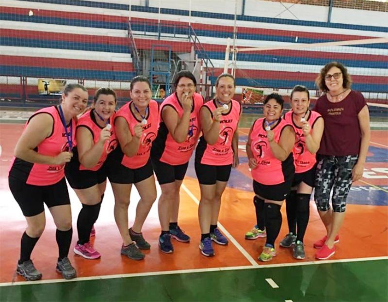 Equipe Quatro vence Vôlei Fest Master