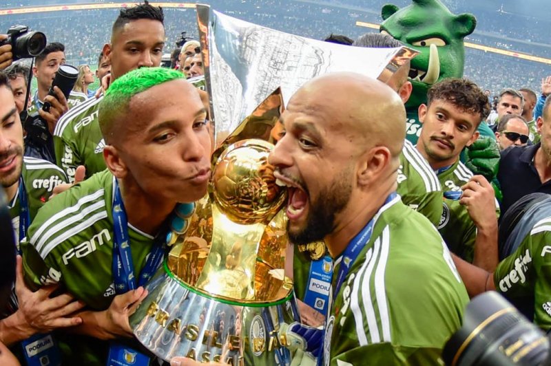 Com “vida decidida”, Felipe Melo cita vínculo com Palmeiras