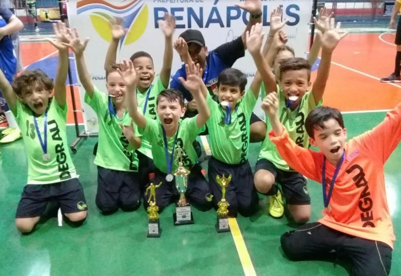 Moicano/Colégio Degrau de Araçatuba é campeão da Categoria Sub-8 do Ferinhas
