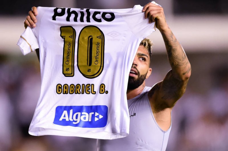 Gabigol se encontra com Marcos Braz, vice de futebol do Flamengo