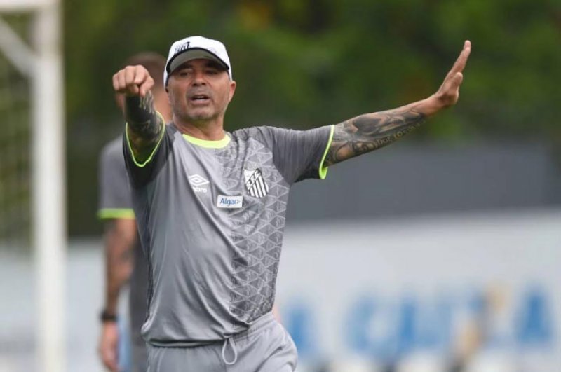 Sampaoli aprova treinos intensos no Santos e espera por seis reforços