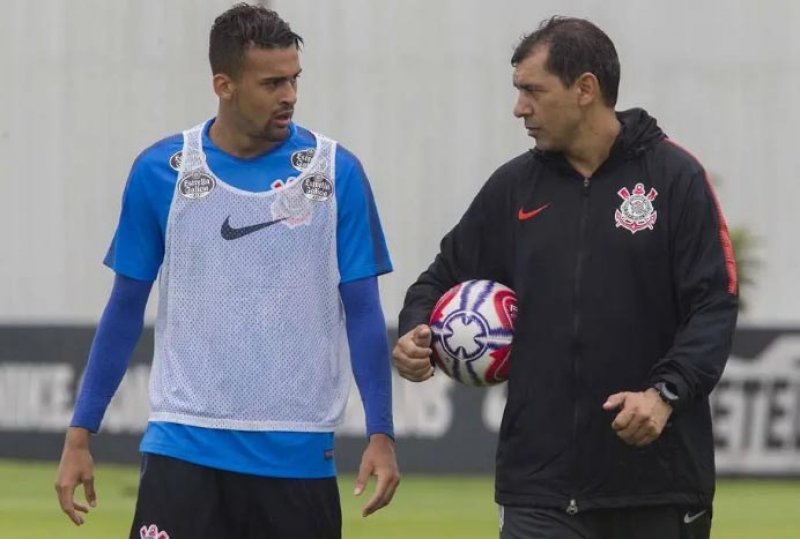 Corinthians joga contra o Guarani em Campinas