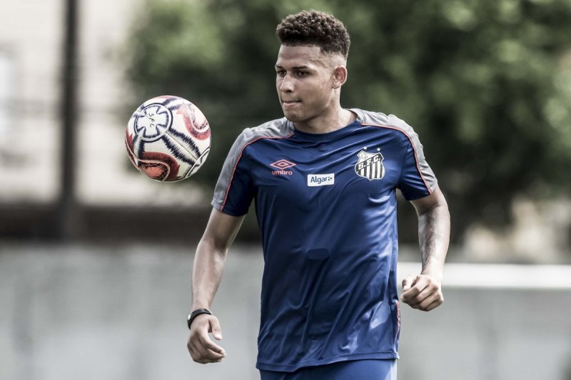 Felippe Cardoso sente desconforto na coxa e deve ser baixa
