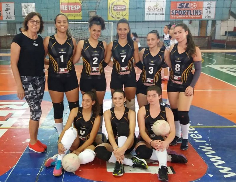 Inscrições para aulas de voleibol feminino estão abertas