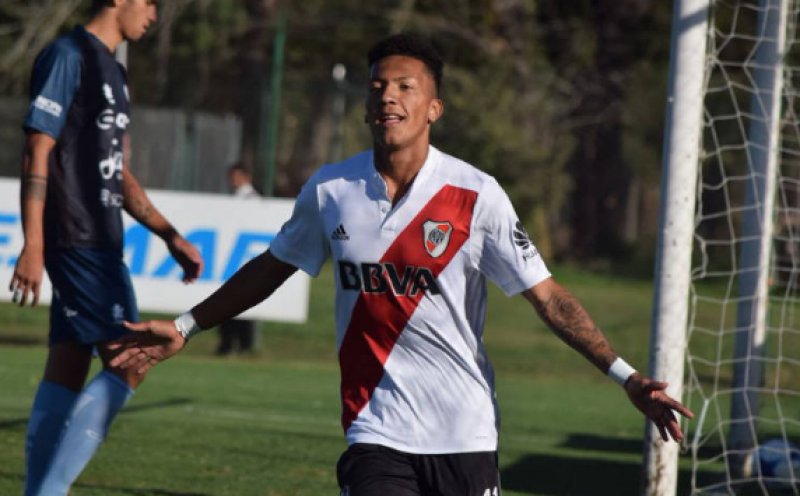 Palmeiras contrata revelação brasileira do River Plate