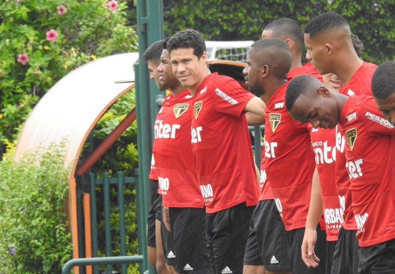 Paulistão: São Paulo joga hoje contra o Bragantino
