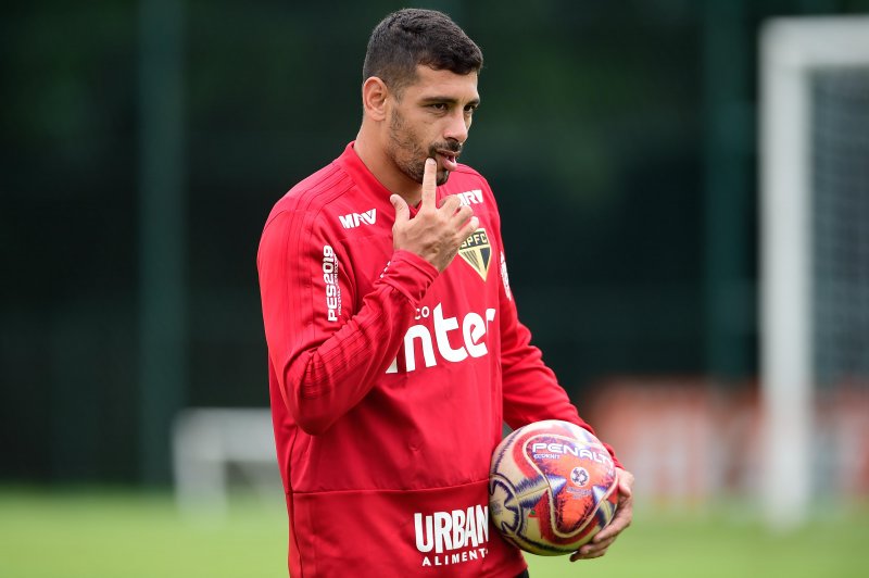Botafogo trabalha para anunciar Diego Souza nesta sexta-feira