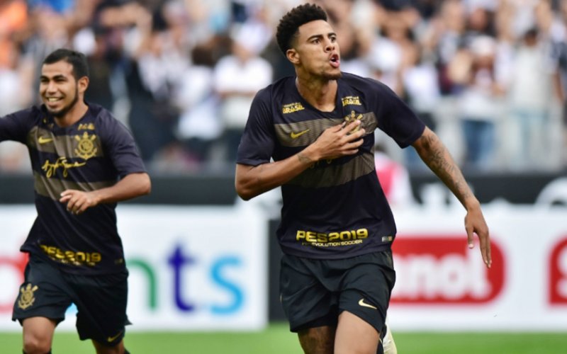 Corinthians joga contra o Oeste