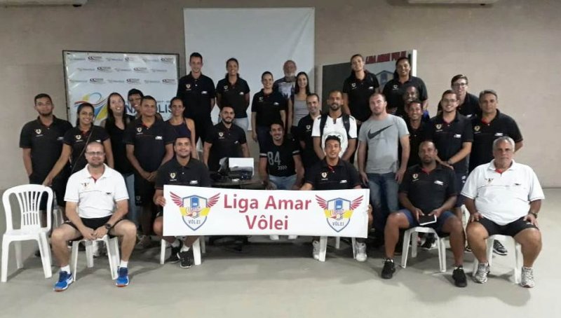 Penápolis sediou reciclagem de voleibol