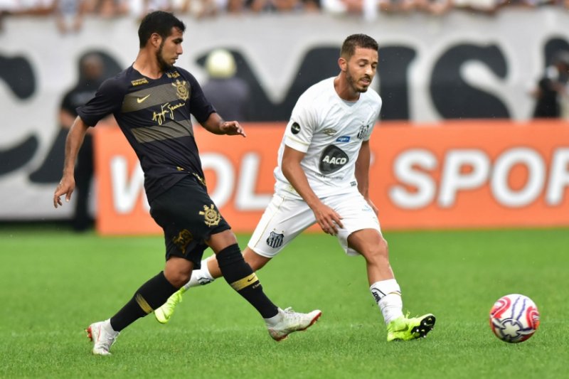 Corinthians x Santos se enfrentam em Itaquera