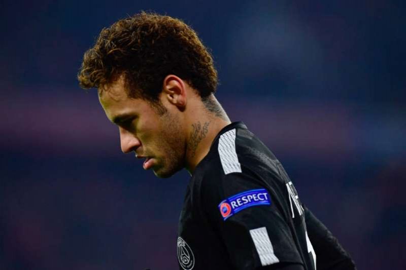 Baixa: Neymar não deve voltar no período previsto pelo PSG
