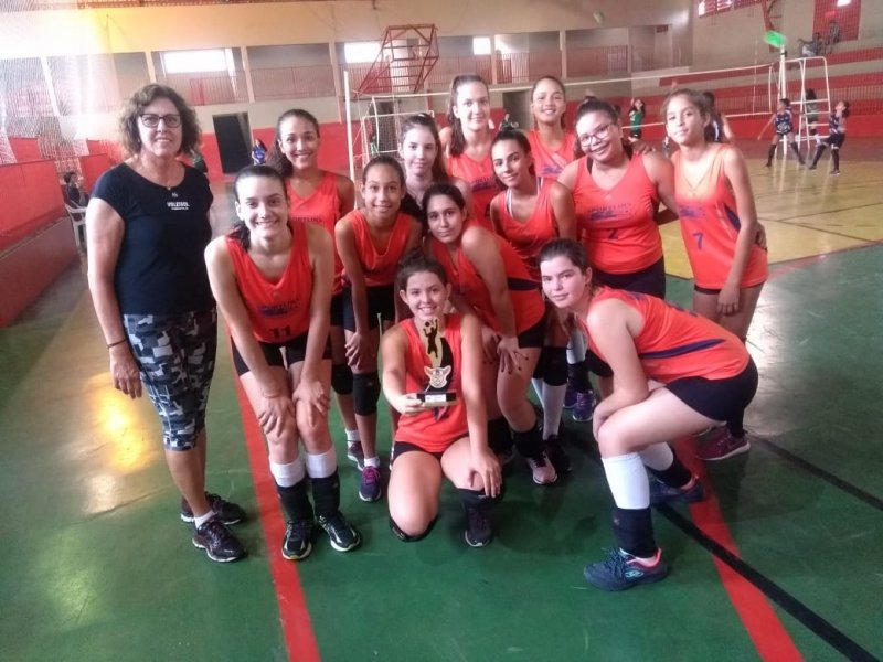 Voleibol feminino fica com título de 1º festival disputado em Bilac