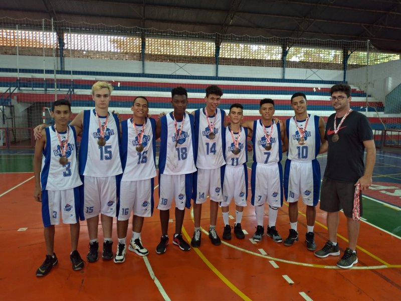 Basquete penapolense obtém 3º lugar em Torneio Regional