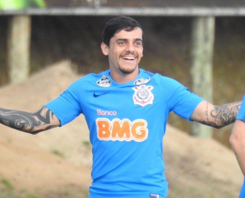 Carille faz mistério para enfrentar a Chapecoense