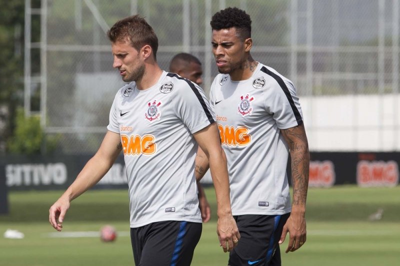 Gustagol é desfalque, mas Fagner e Boselli serão titulares