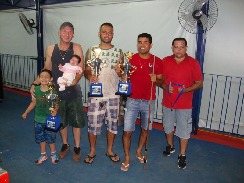 Paulo Reginaldo vence Torneio de Bilhar no clube Lago Azul