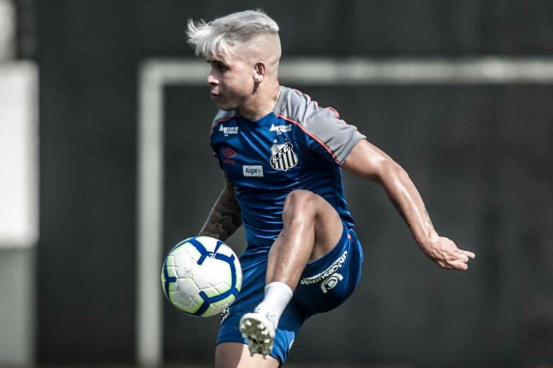 Santos recebe o Inter na Vila Belmiro