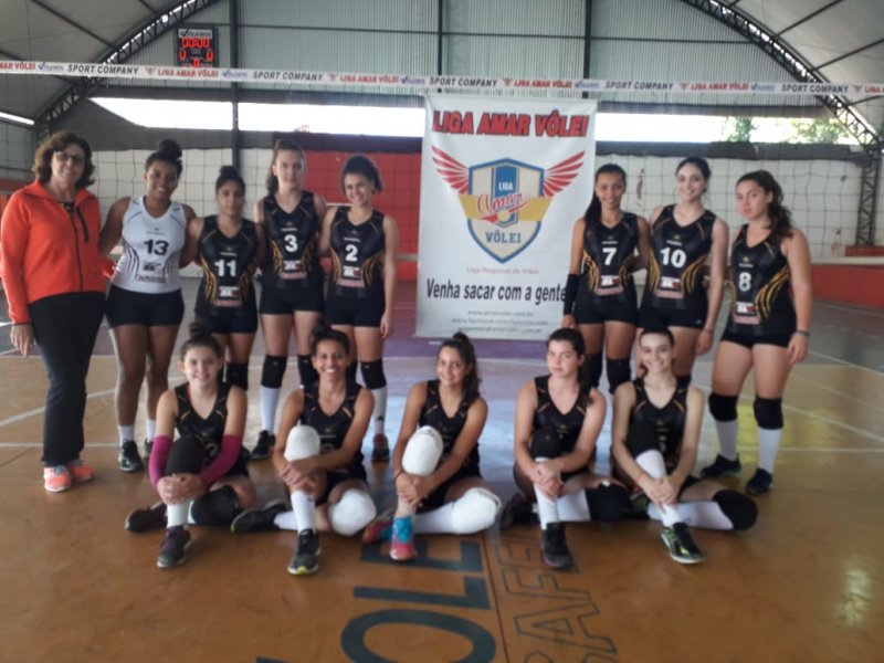 Vôlei feminino esteve em Cafelândia e joga hoje em Lins