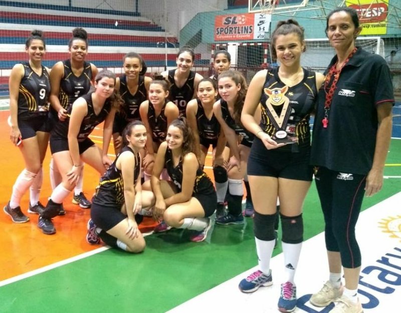 Vôlei Feminino Sub-20 vence festival em Penápolis