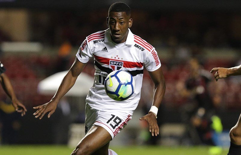 São Paulo suspende contrato do atacante Gonzalo Carneiro após contraprova de doping positiva