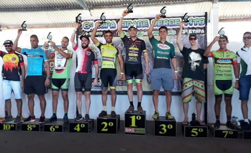 Ciclistas penapolenses participam de competições
