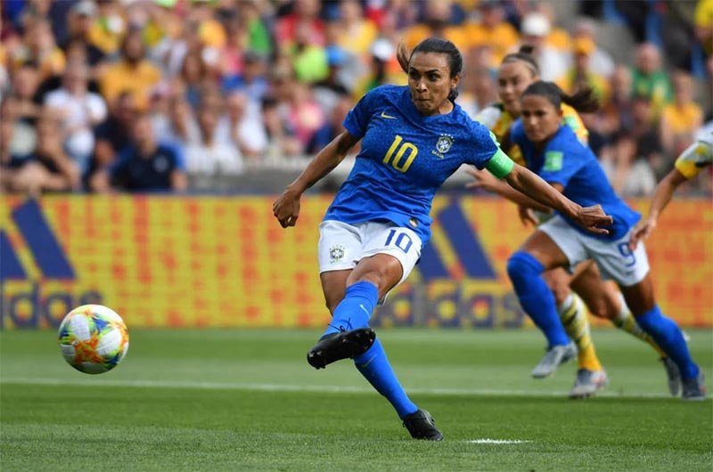 Marta se iguala a Klose na artilharia das Copas