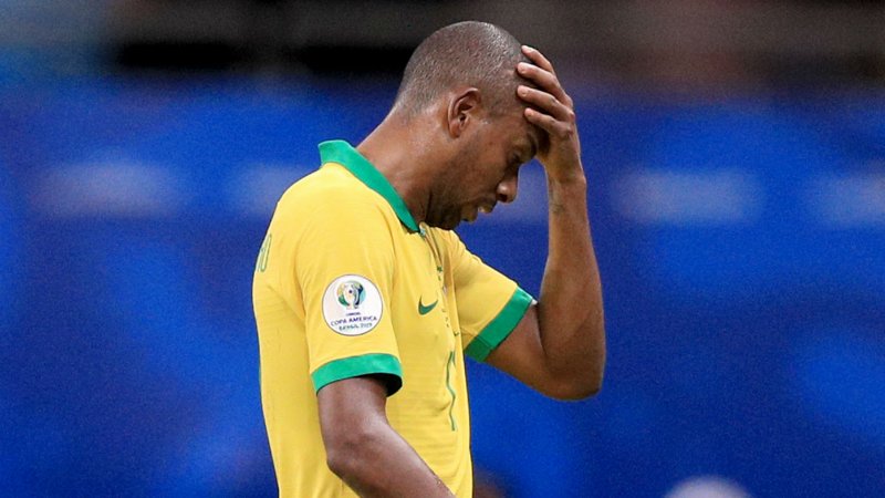 Arthur passa em teste, mas Fernandinho vira dúvida 
