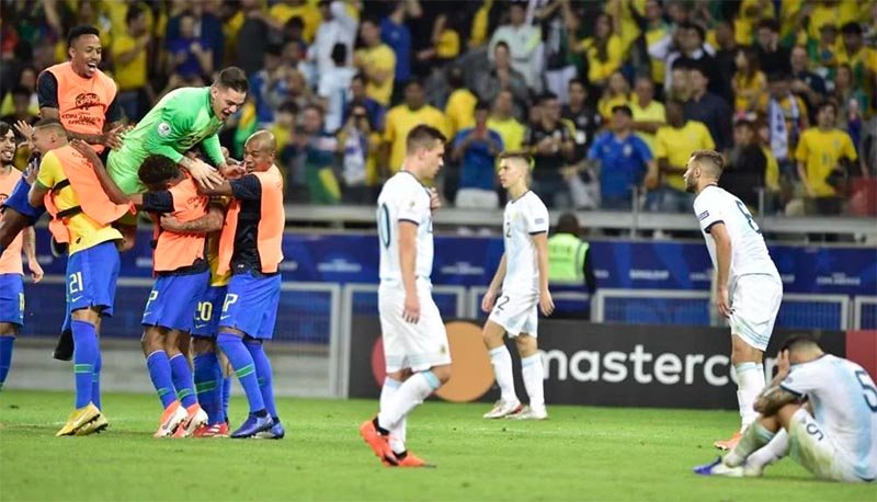 Tite se impressiona com Messi e curte ida ao Maracanã