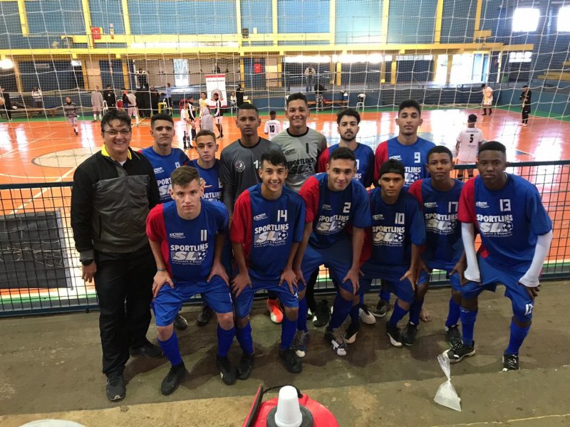 Penápolis tem segunda de vitórias no futsal e vôlei