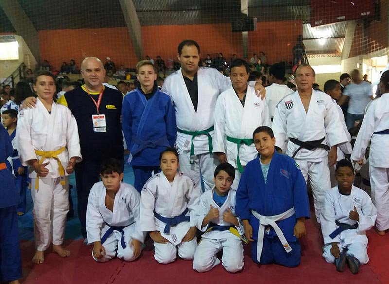 Judocas penapolenses participam de evento em Junqueirópolis