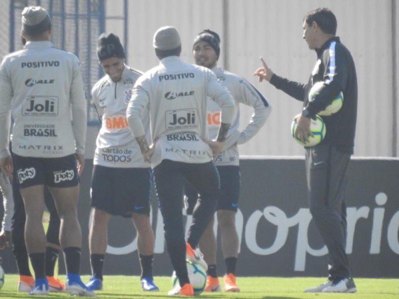 Corinthians enfrenta o Flamengo no Rio de Janeiro