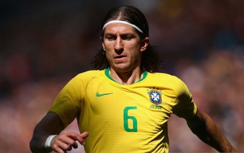 Filipe Luís é oficializado no Flamengo