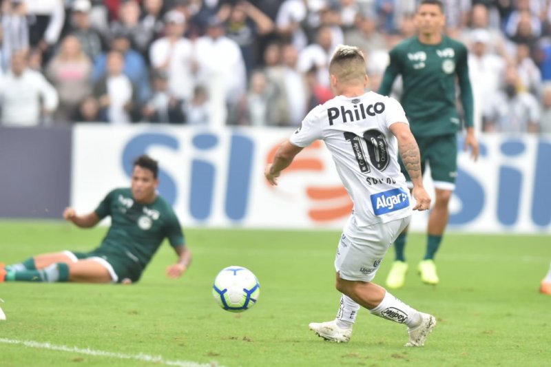 Santos lidera ranking de desarmes e finalizações no Brasileirão