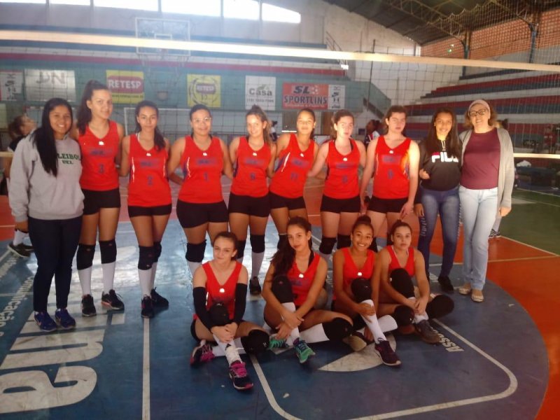Vôlei feminino vence festivais nas categorias mirim e infantil