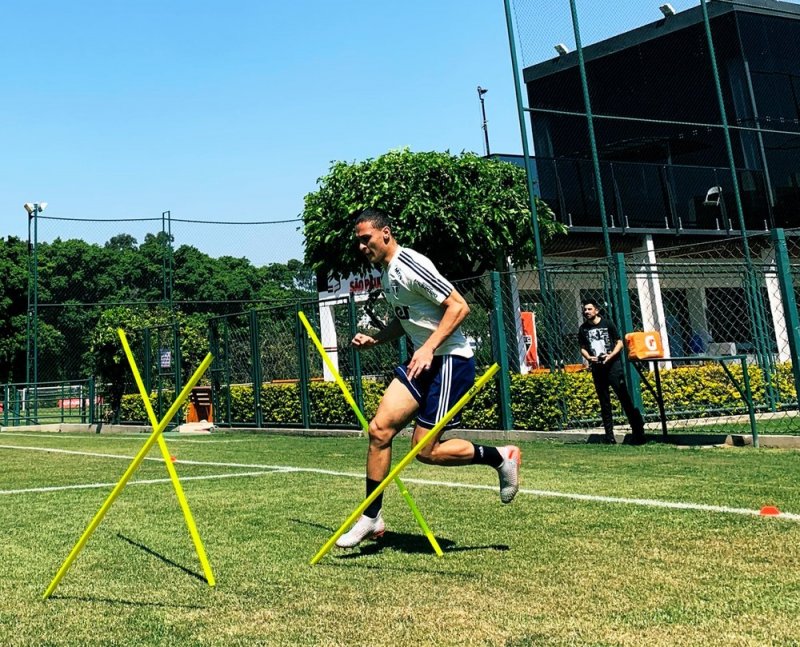 São Paulo entra em campo às 11h para enfrentar o Grêmio 