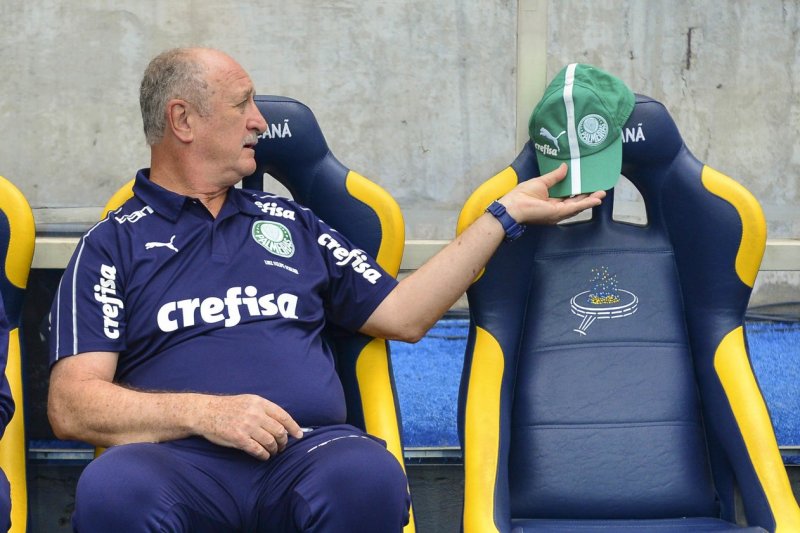 Felipão admite abalo psicológico do Palmeiras, mas mantém otimismo