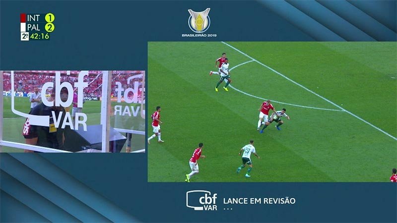 Comissão de arbitragem vai mandar lance de Willian para análise da Fifa