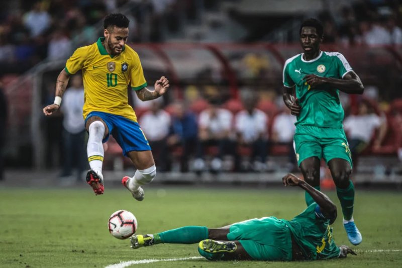 Com Neymar apagado, Brasil empata com Senegal