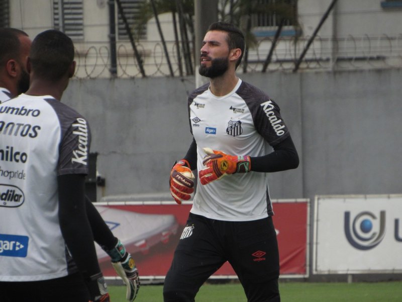 Santos enfrenta o Bahia nesta quinta-feira