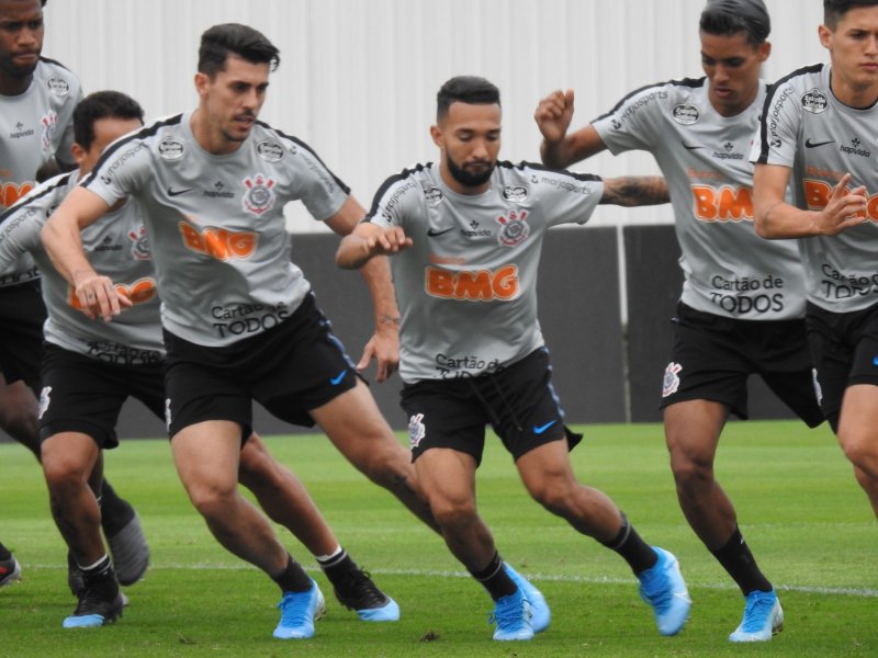 Brasileirão: Com interino, Corinthians joga contra o Fortaleza em Itaquera