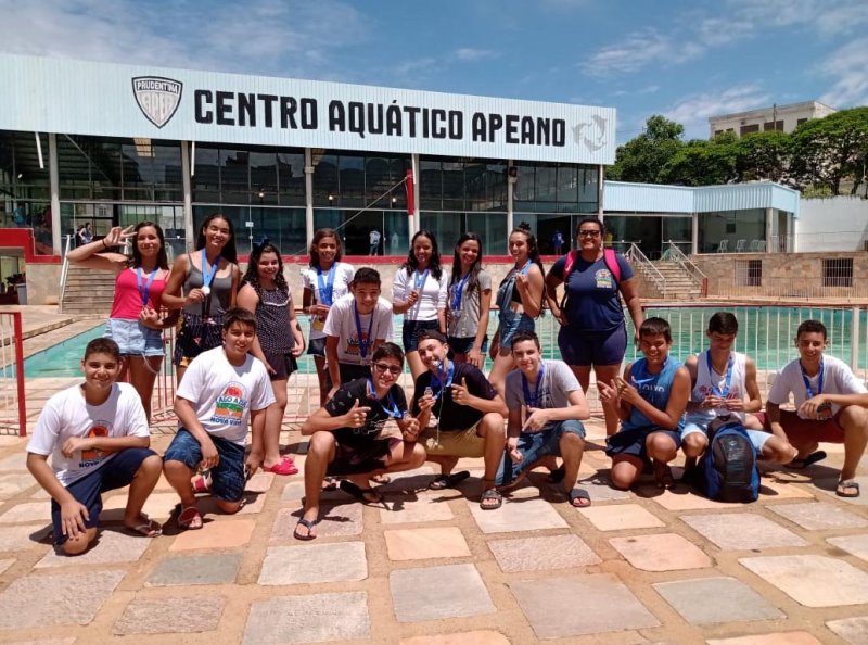 Natação do Lago Azul participa de competição em Presidente Prudente