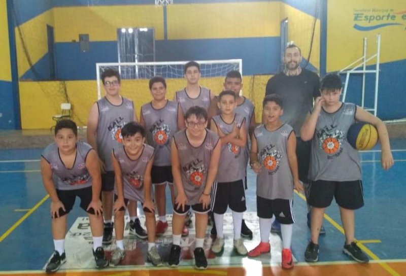 Basquete disputa amistosos em Avanhandava
