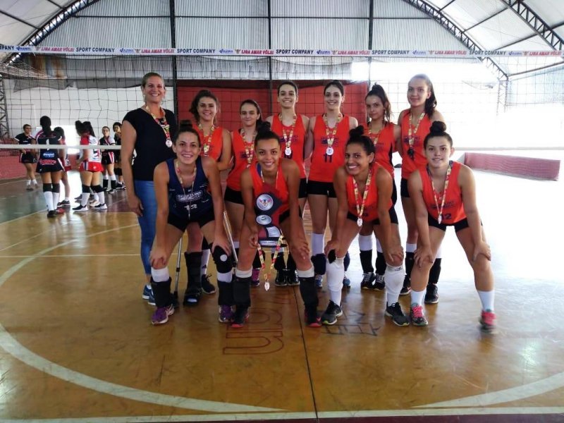 Vôlei Feminino Sub-20 é vice-campeão da Liga Amar